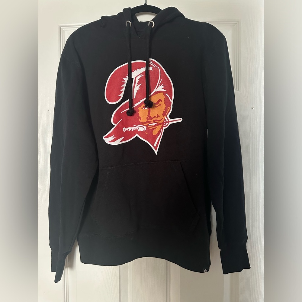 Bucco Bruce Tampa Bay Bucs black hooded sweatshirt (Med) By 47. Great condition.